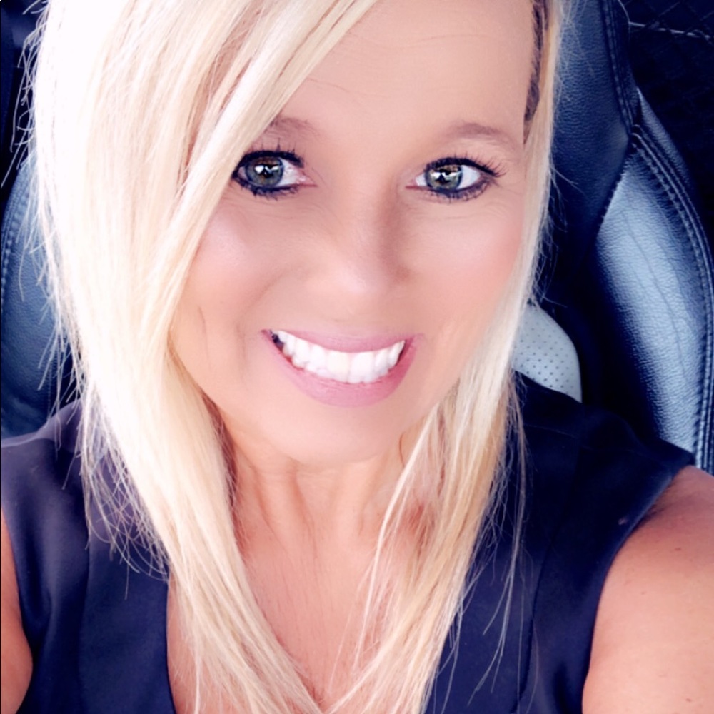Meet your Posher, Valerie